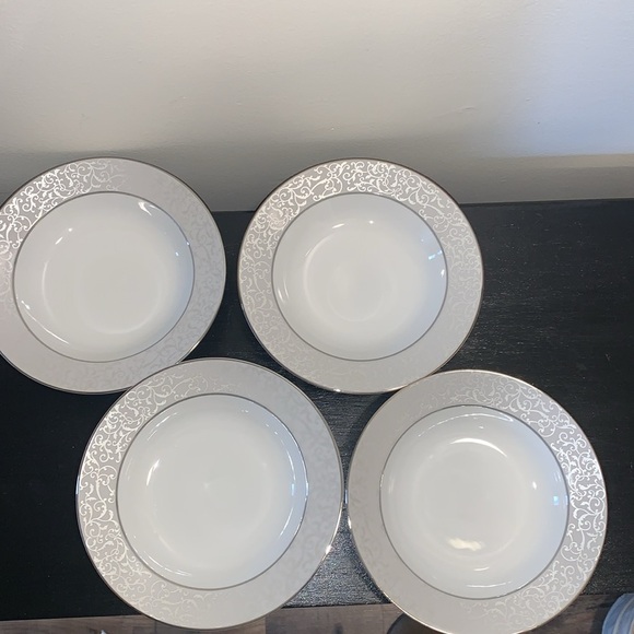 Lot of 4 Mikasa Parchment Soup Bowls. L3438/220. Made in Thailand. - Picture 2 of 4